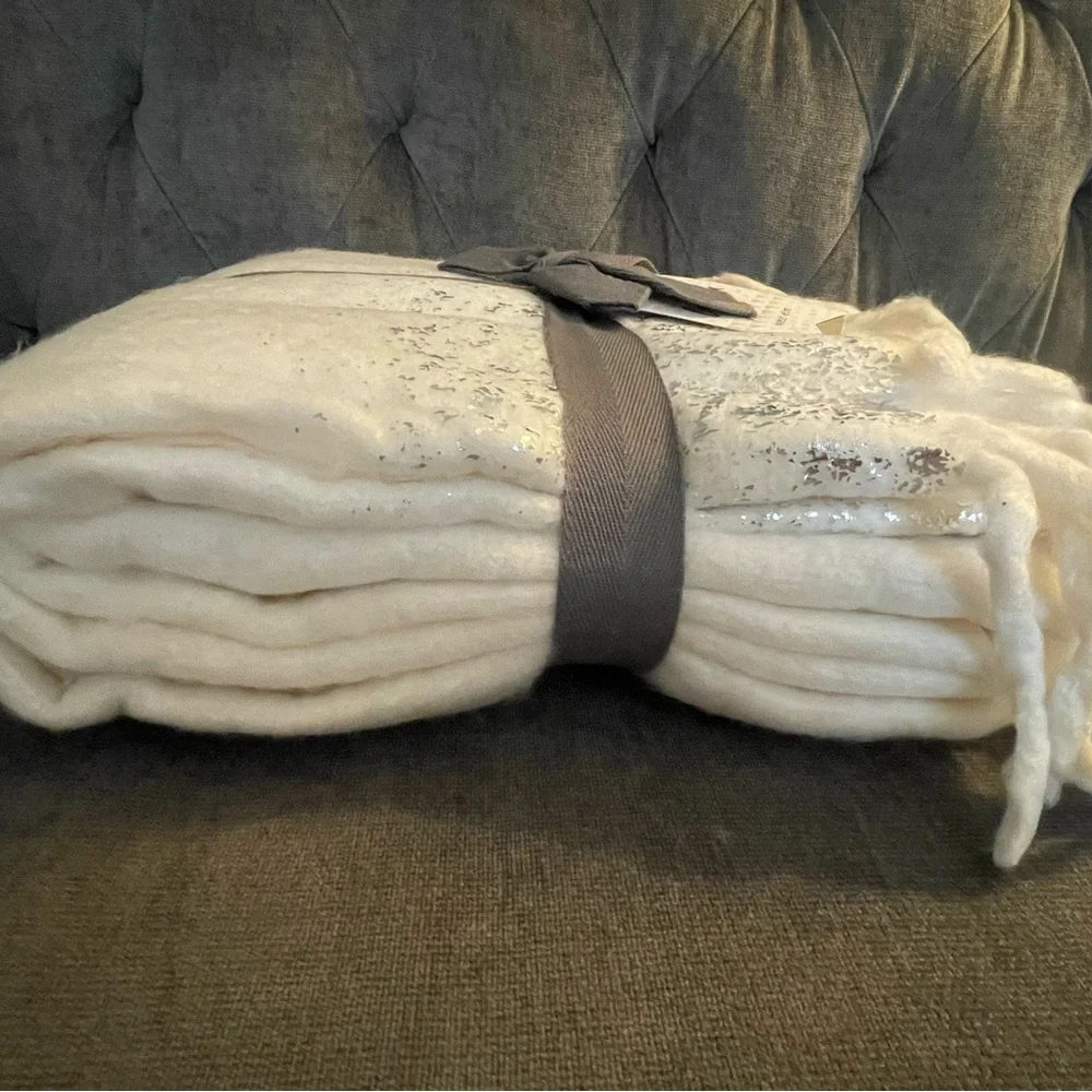 Brand New West Elm Cozy Texture Metallic Border Cream and Silver Throw Blanket